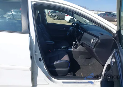 2017 Toyota Corolla Se z USA, uszkodzony, nr VIN 5YFBURHEXHP716018